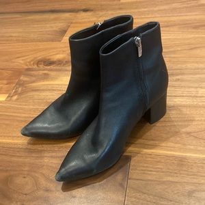 Heel Point boot